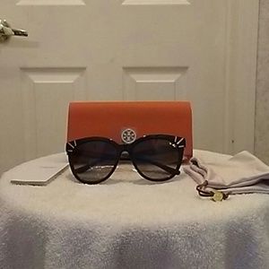 Tory Burch Sunglass (NWOT)
